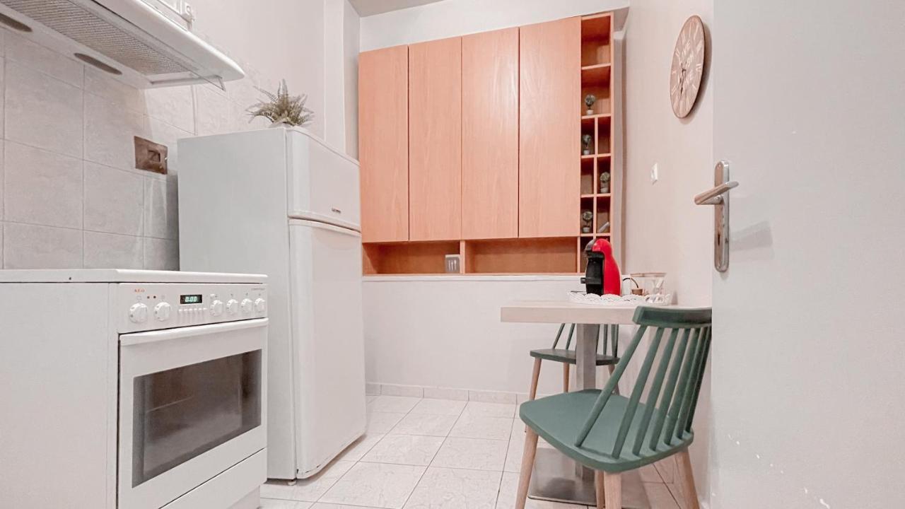 Cute 1Br Apt With Balcony In The Heart Of The City Atene Esterno foto