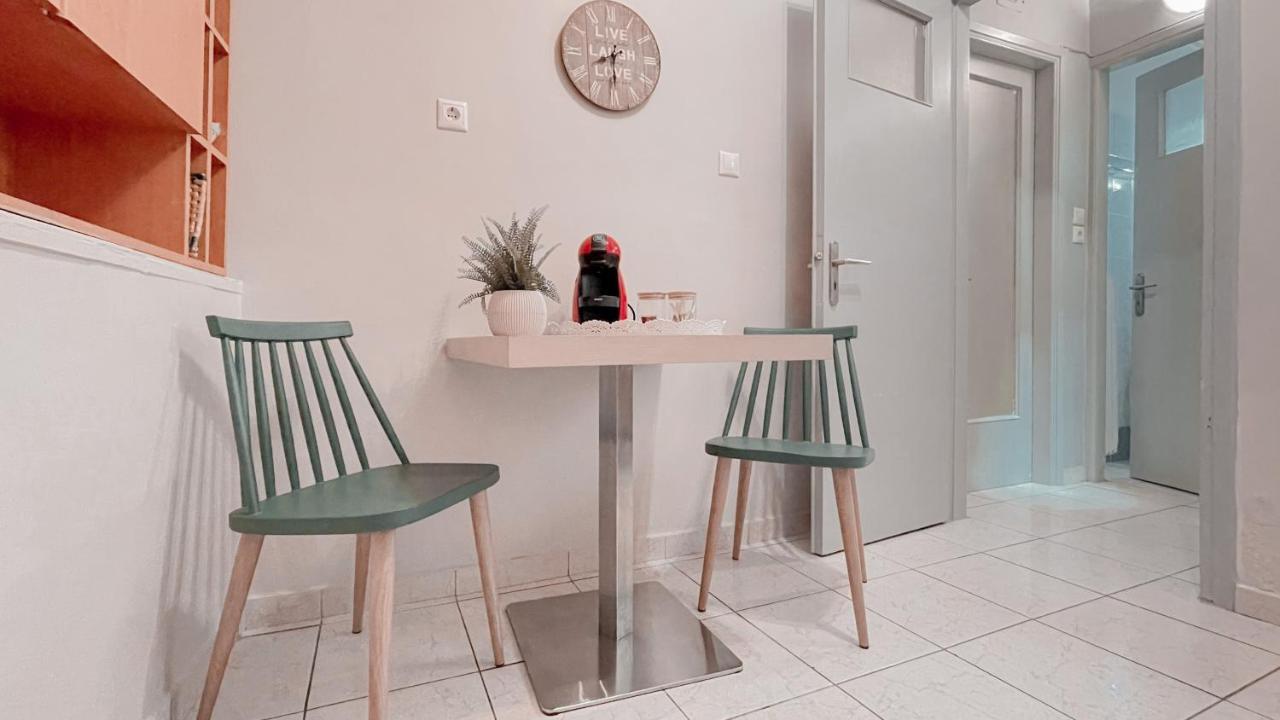Cute 1Br Apt With Balcony In The Heart Of The City Atene Esterno foto